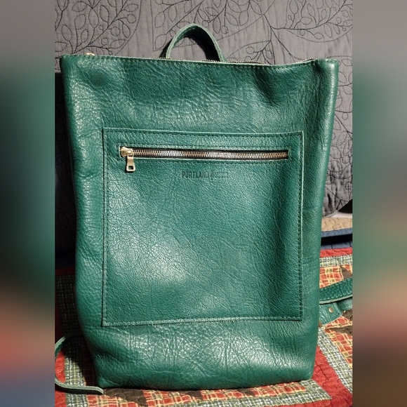 🦄Portland Leather Goods Laptop Backpack - Picture 2 of 3